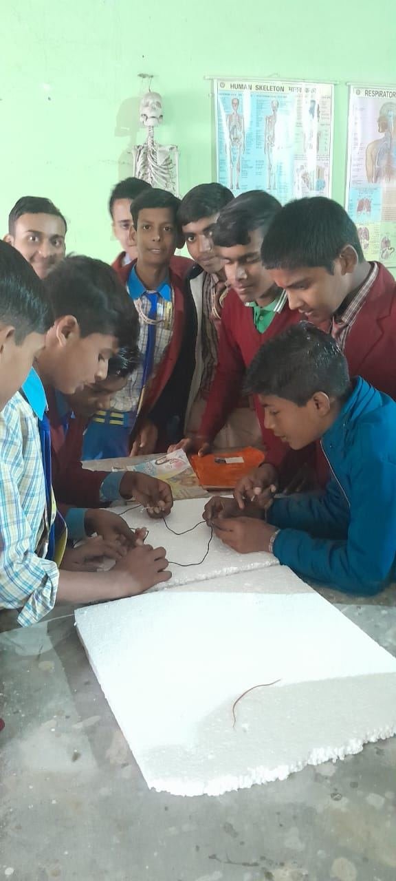 Science lab — building a simple circuit
